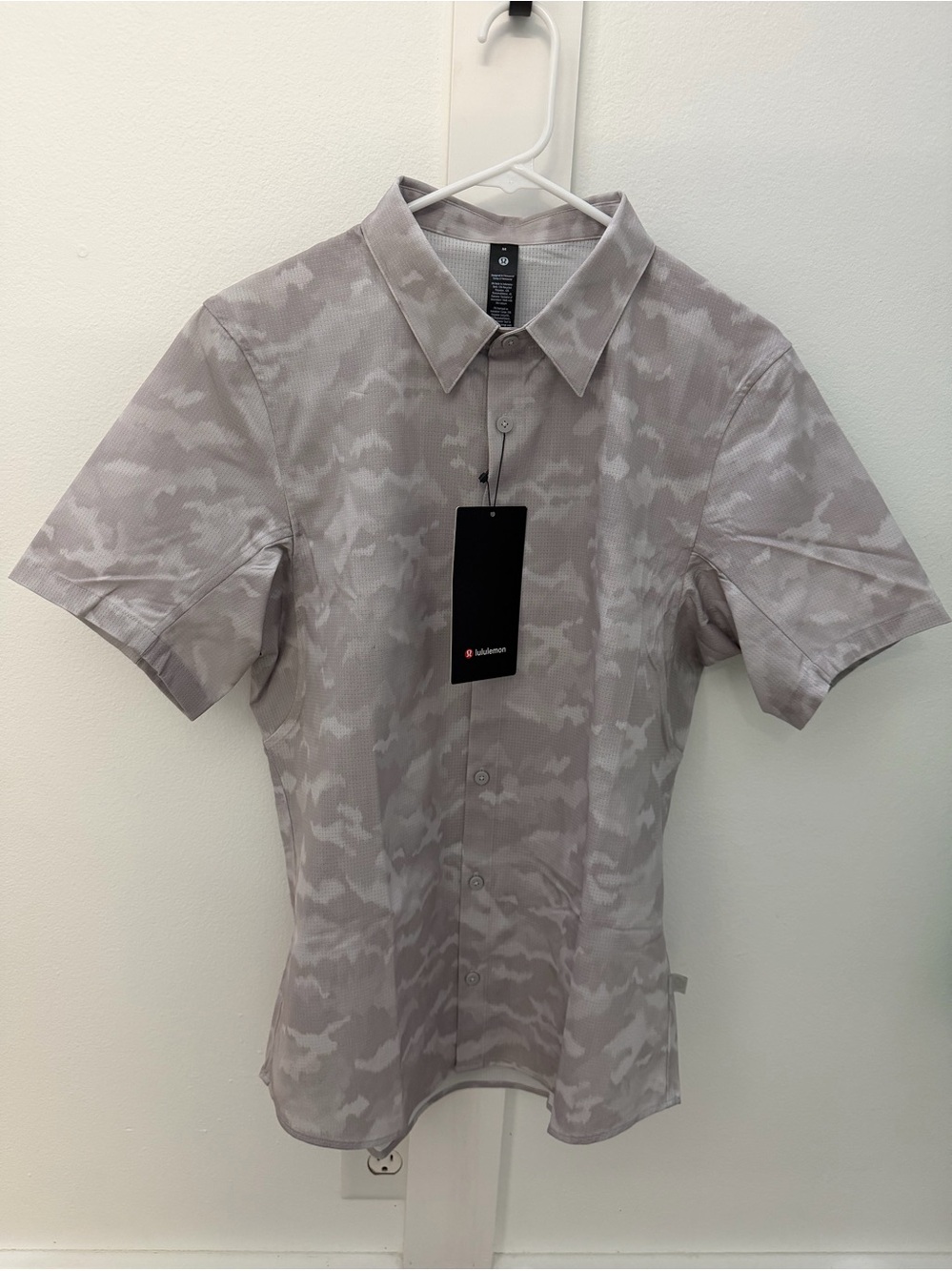 Lululemon - Mens - Airing Easy Short Sleeve Shirt - M - NWT - Picture 2 of 6